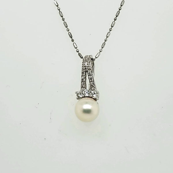 14kt White Gold Pearl and Diamond Pendant Necklace