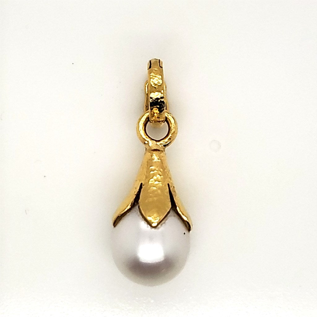 Elizabeth Locke 19kt Yellow Gold South Seas Pearl Pendant