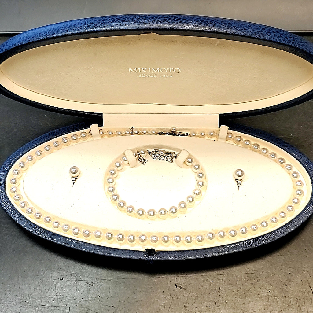 Mikimoto Cultured Akoya Pearl Set