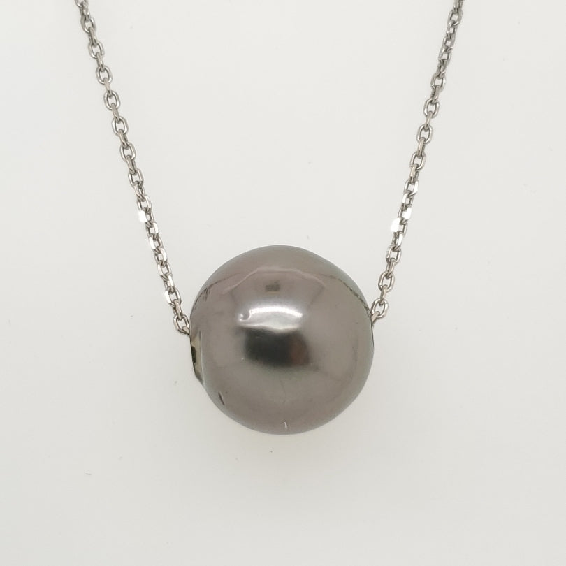 14kt White Gold Pearl Necklace