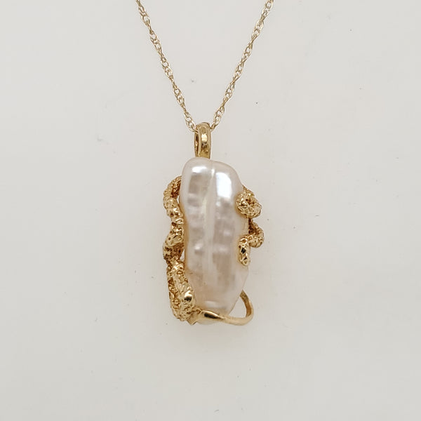 14kt Yellow Gold Pearl Pendant