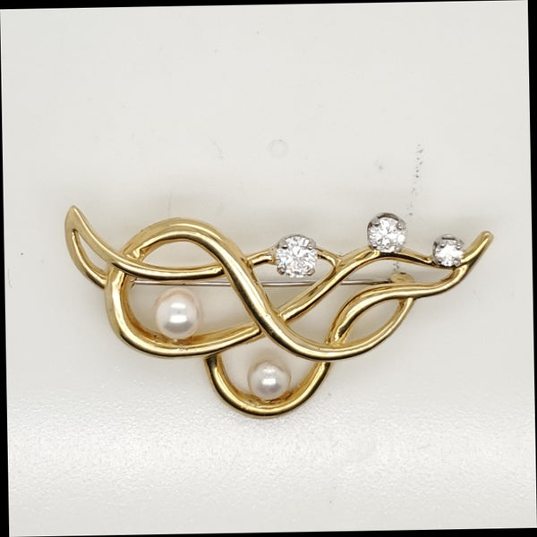Vintage 18kt Yellow Gold Pearl and Diamond Brooch