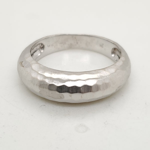 18kt Gold Hammered Band Style Ring
