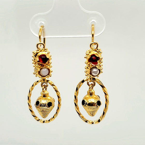 19kt Yellow Gold Dangle Earrings