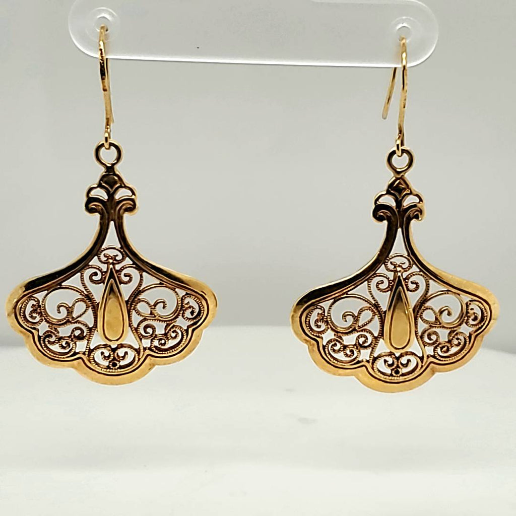 Vintage 18Kt Yellow Gold Filigree Dangle Earrings