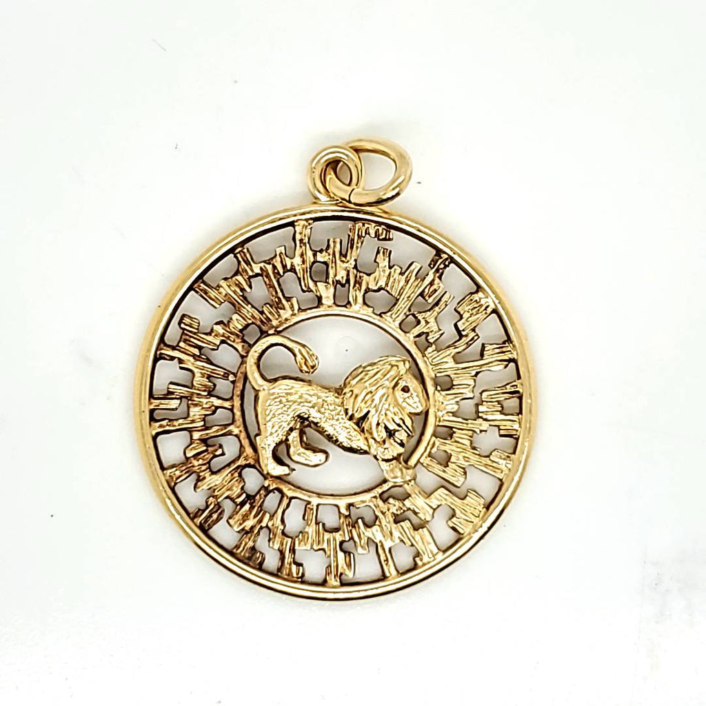 English 18kt Yellow Gold Lion Pendant