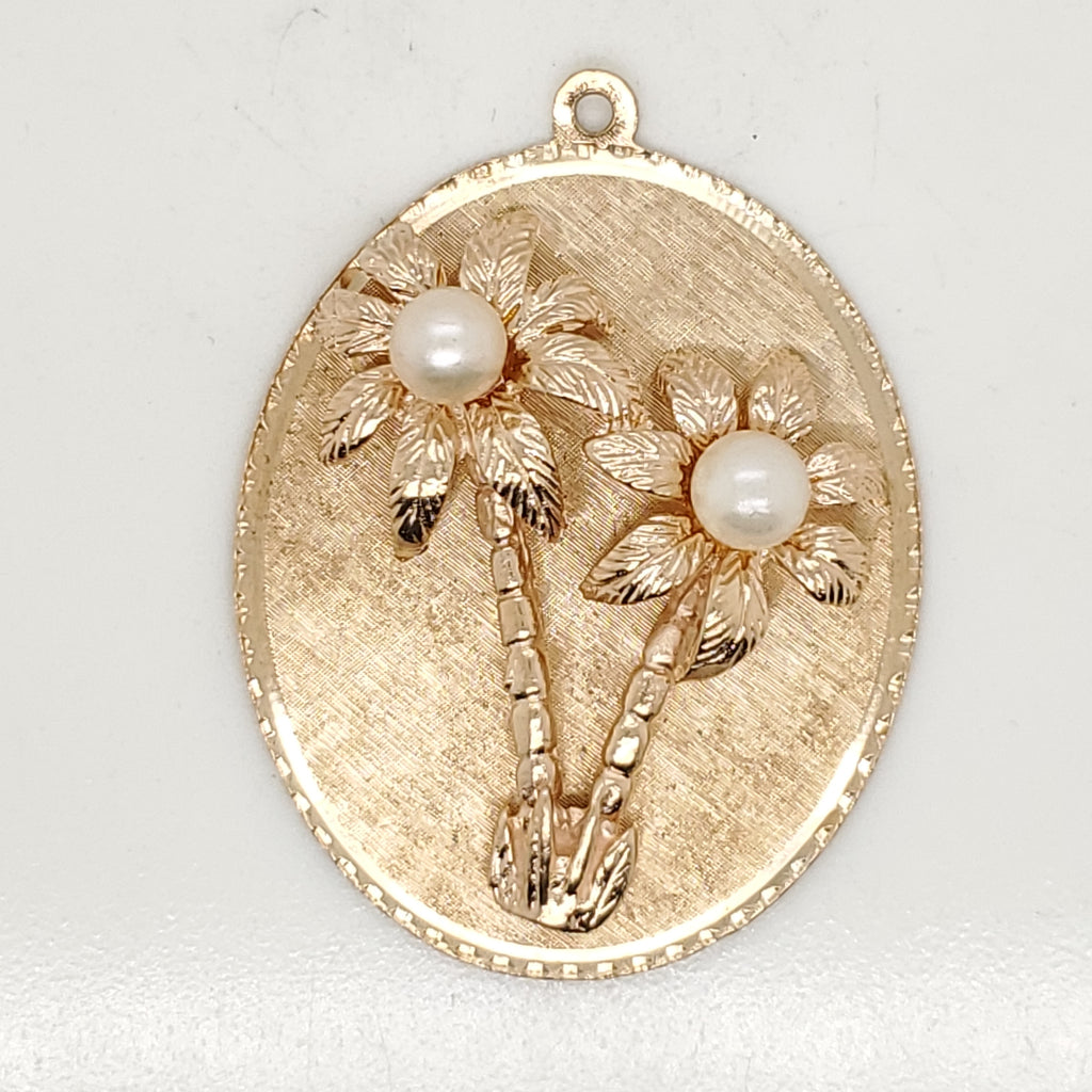 Vintage 14kt Yellow Gold and Pearl Oval Charm