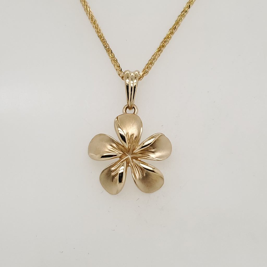 14kt Yellow Gold Flower Pendant Necklace