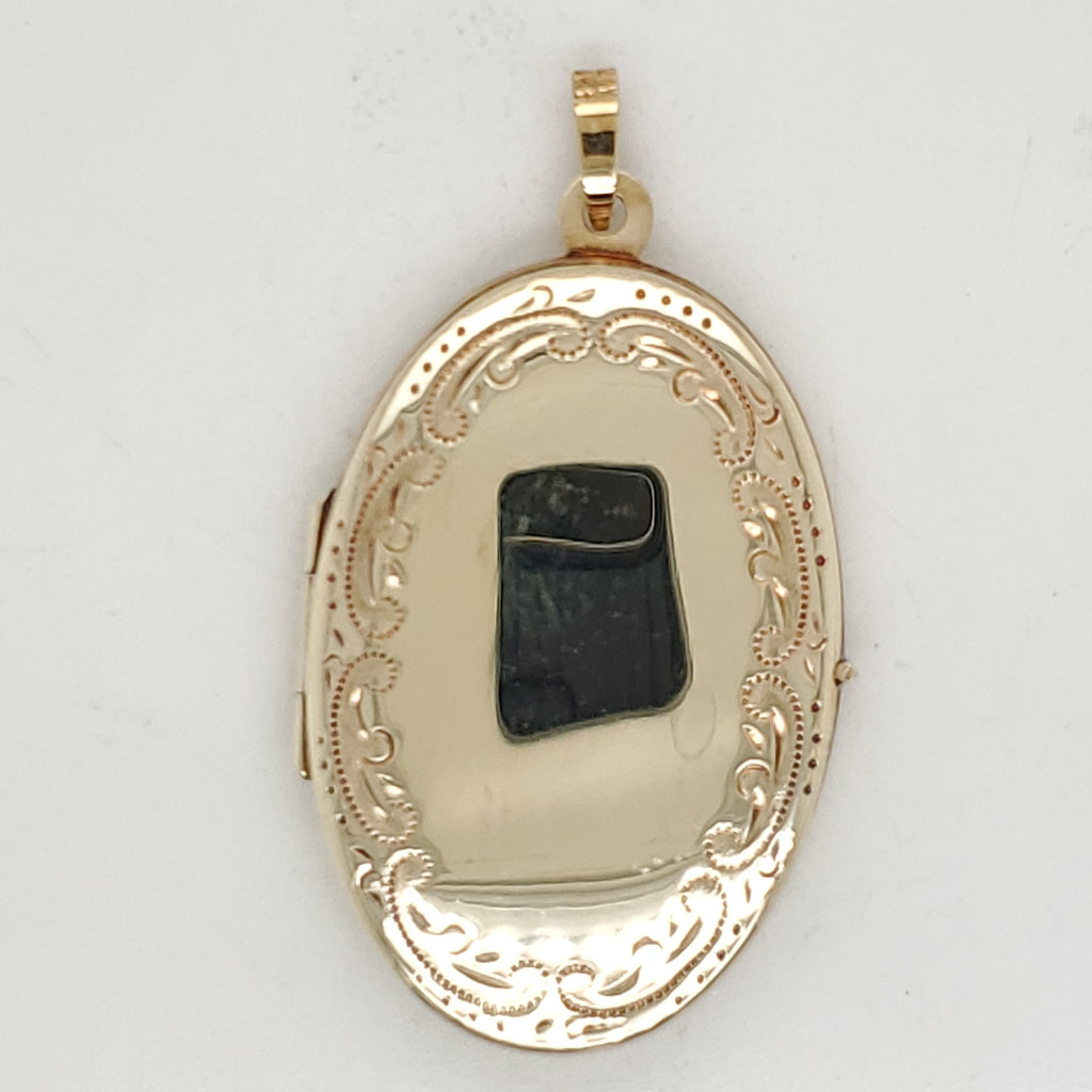 14kt Yellow Gold Oval Locket