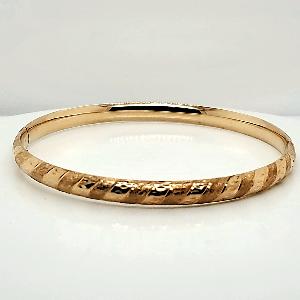 14kt yellow gold bangle bracelet