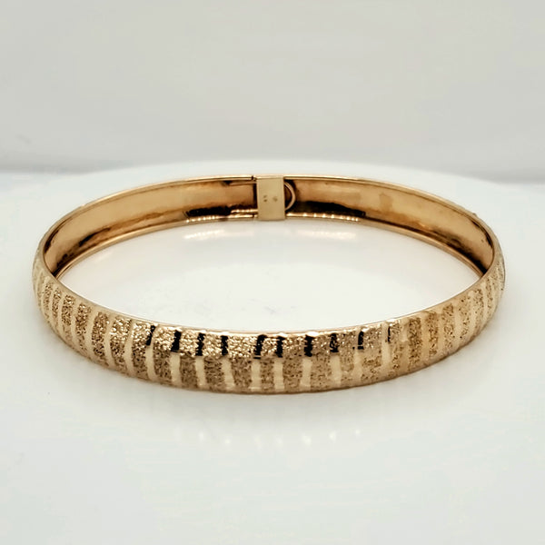 14kt yellow gold bangle bracelet