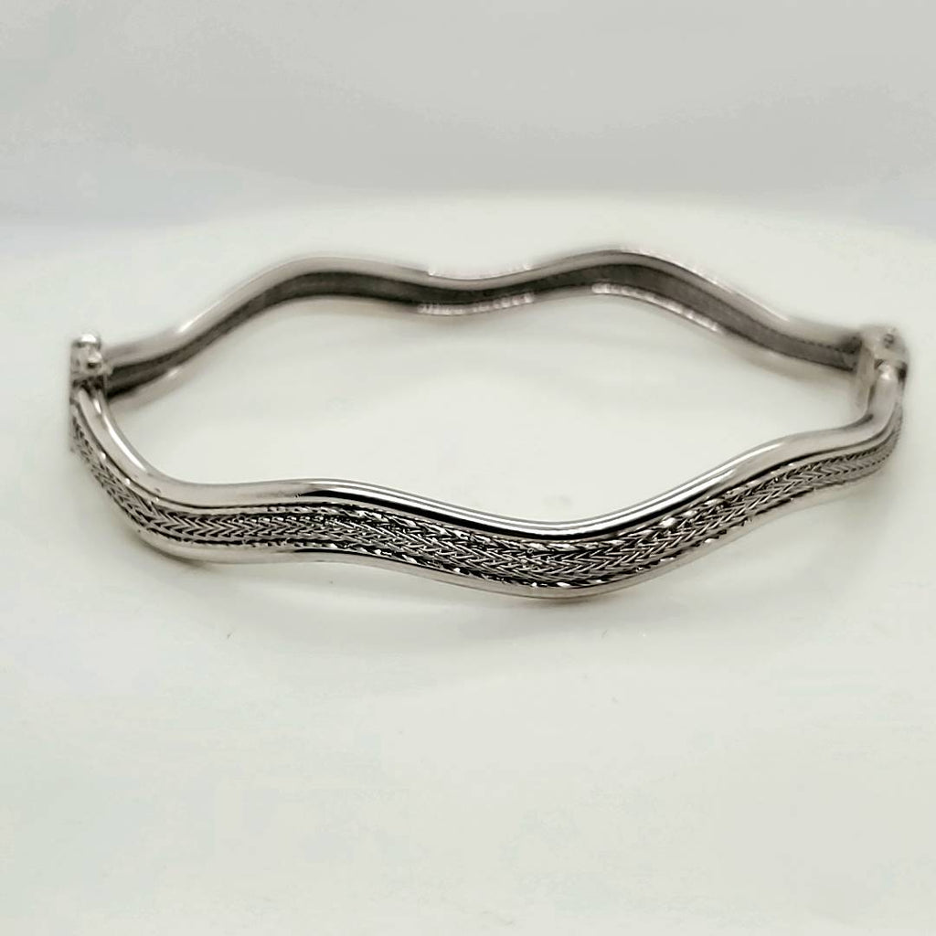 18kt White Gold Bangle  Bracelet