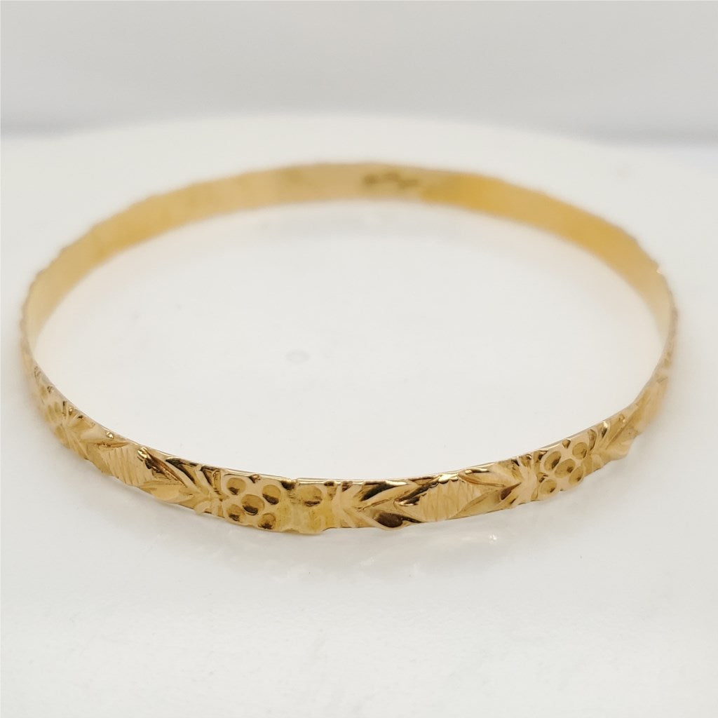 18kt Yellow Gold Engraved Bangle Bracelet