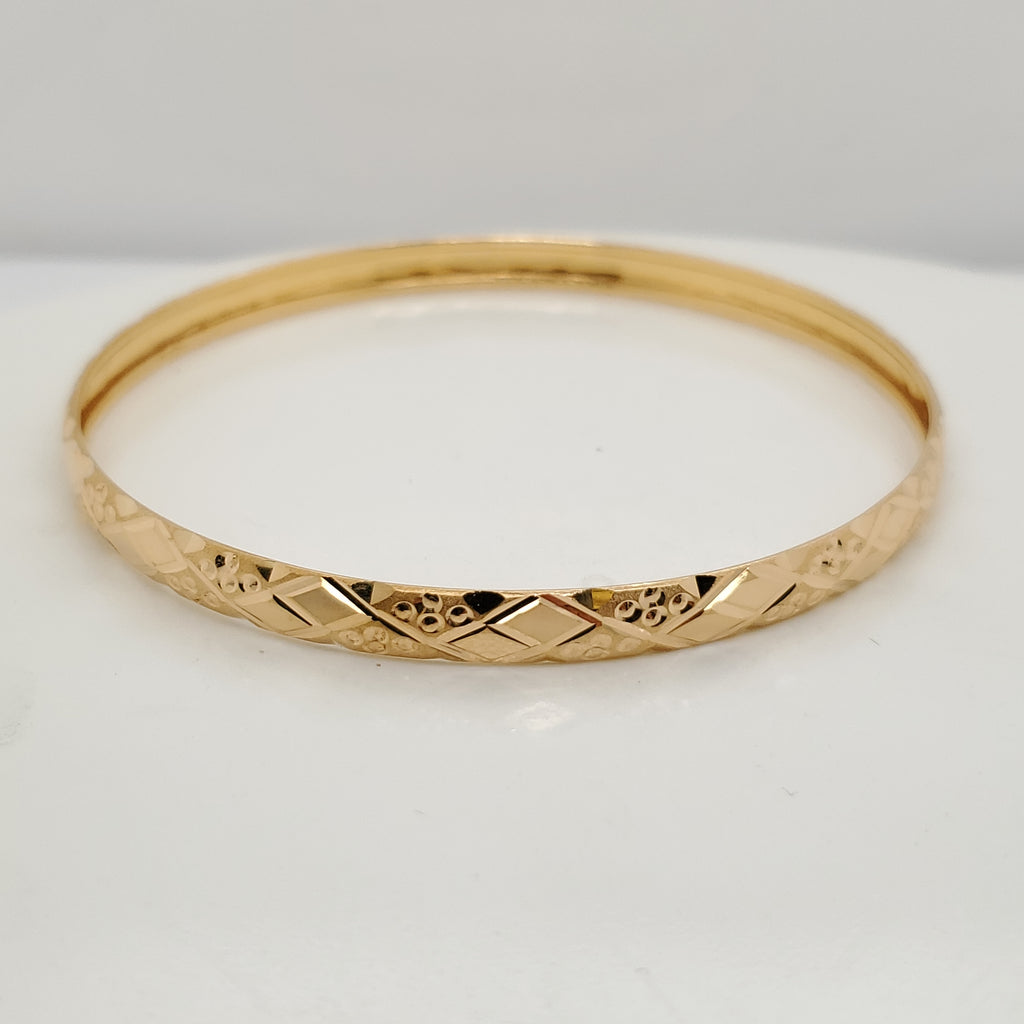 18kt Yellow Gold Engraved Bangle Bracelet