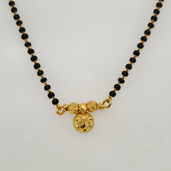 21kt Yellow Gold and Onyx Necklace