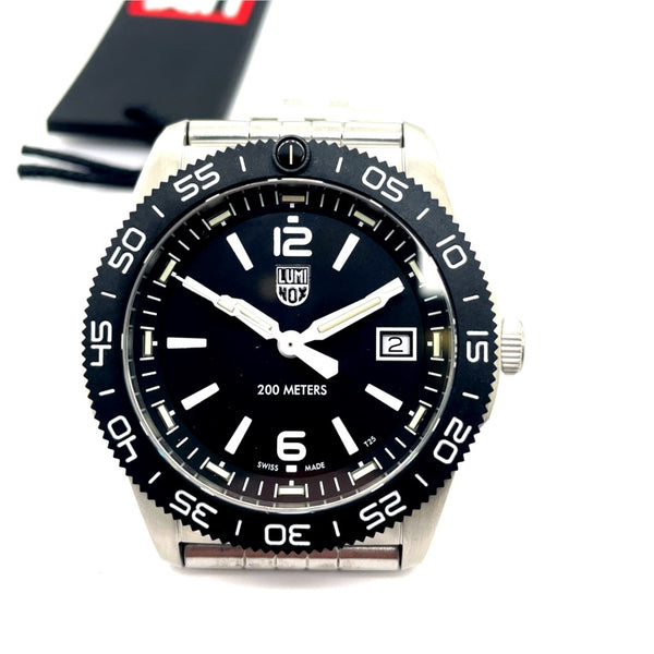 Luminox 39-Mm Pacific Diver Ripple 3122 Series Watch 316L Stainless Steel Case And Bracelet Screw Down Locking Crown With Black And White Dial Sapphire Crystal Carbonox Unidirectional Bezel Xs.3122M