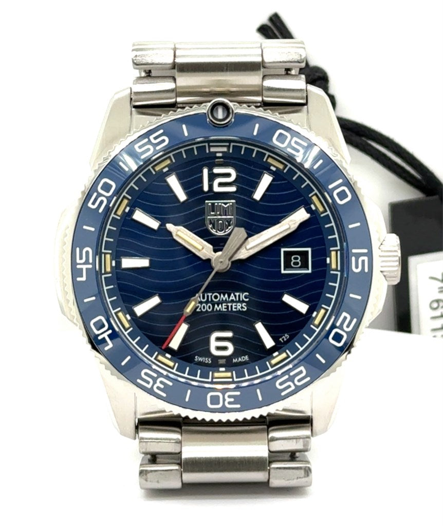 Luminox Pacific Diver Automatic 42mm Watch With A Blue Bezel & Dial