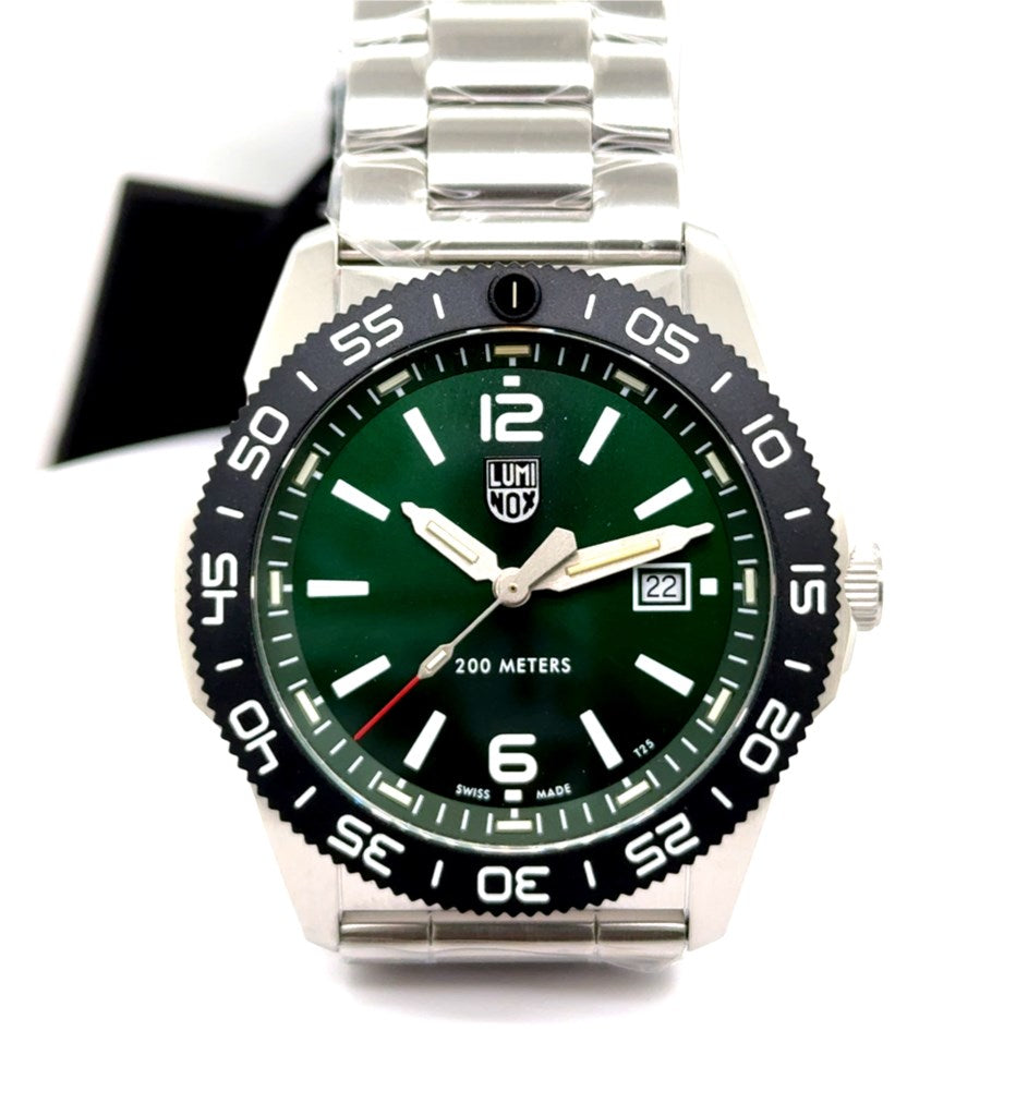 Luminox 44-Mm Pacific Diver 3120 Series Watch